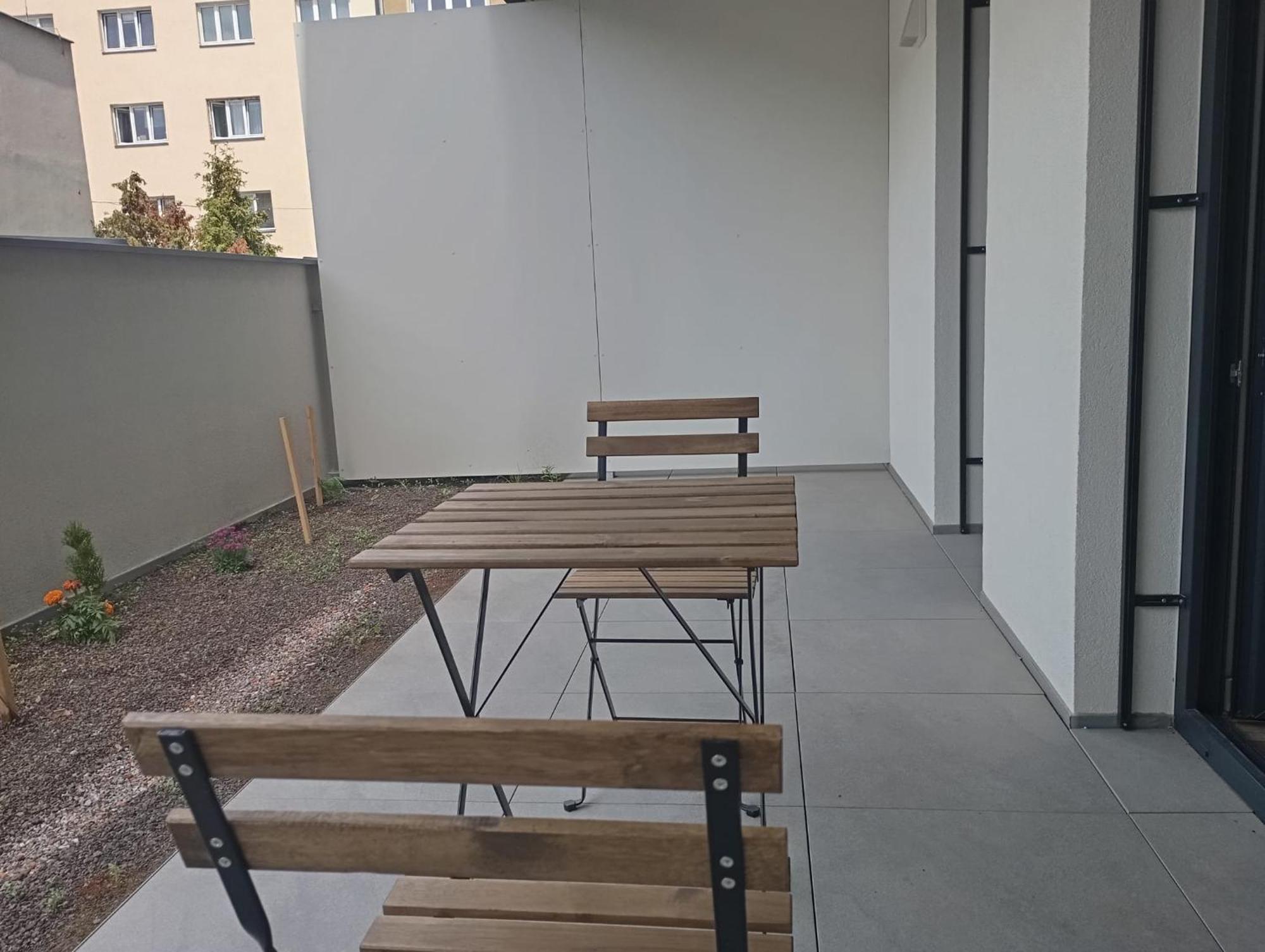 Novy Apartman S Terasou Brno Bagian luar foto